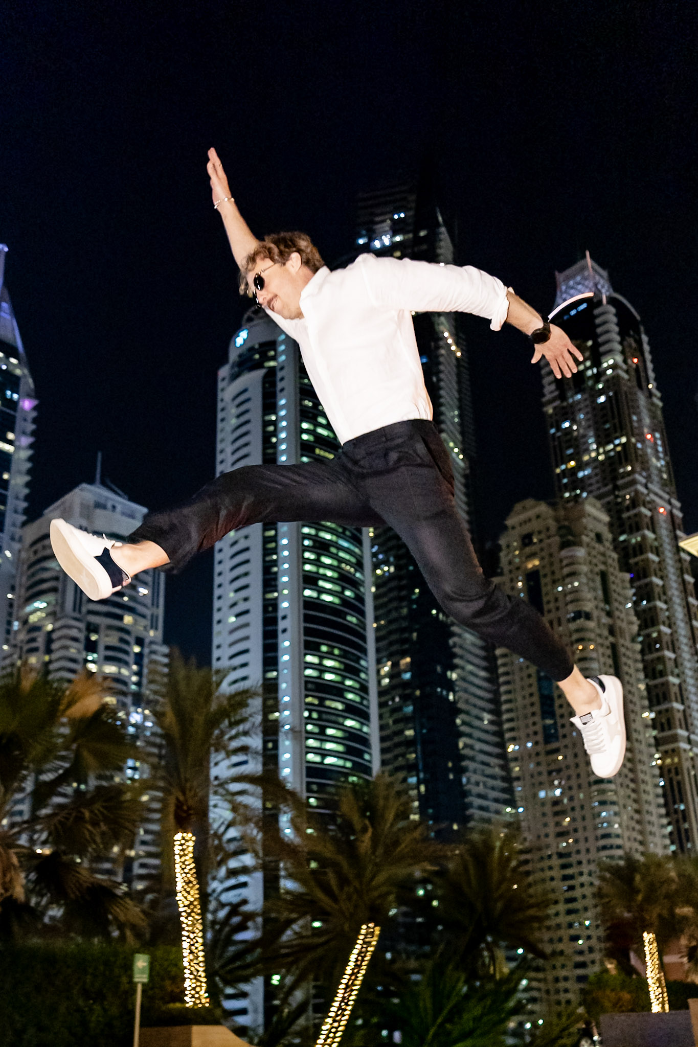 Michał Lewiński — sesja w Dubaju, skok na tle wieżowców